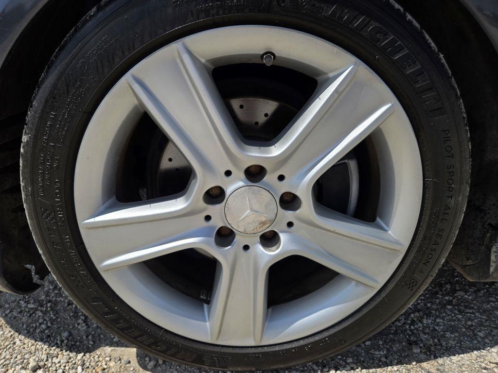 Mercedes-Benz C-Class C300 4MATIC Sport Sedan 2011