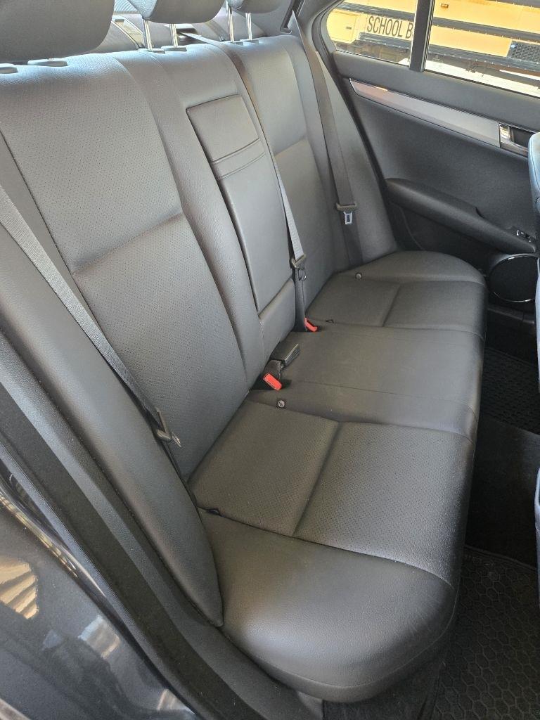 Mercedes-Benz C-Class C300 4MATIC Sport Sedan 2011