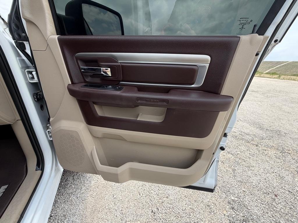 RAM 1500 SLT Crew Cab SWB 2WD 2016