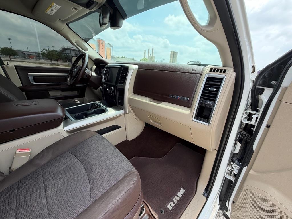 RAM 1500 SLT Crew Cab SWB 2WD 2016