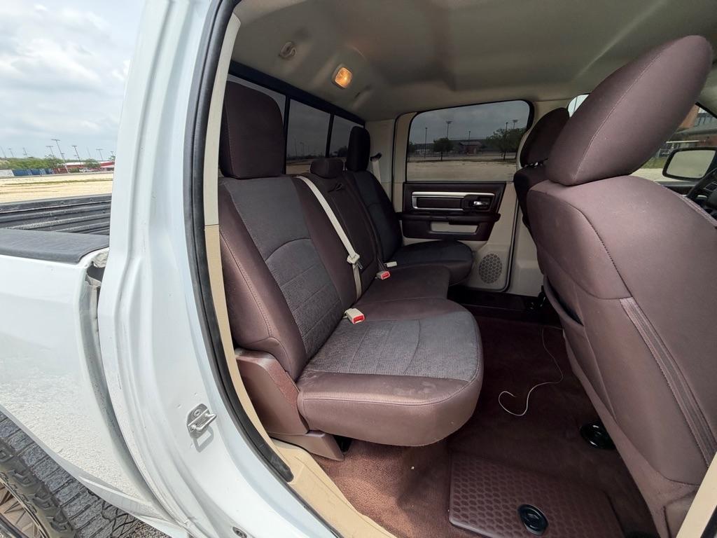 RAM 1500 SLT Crew Cab SWB 2WD 2016