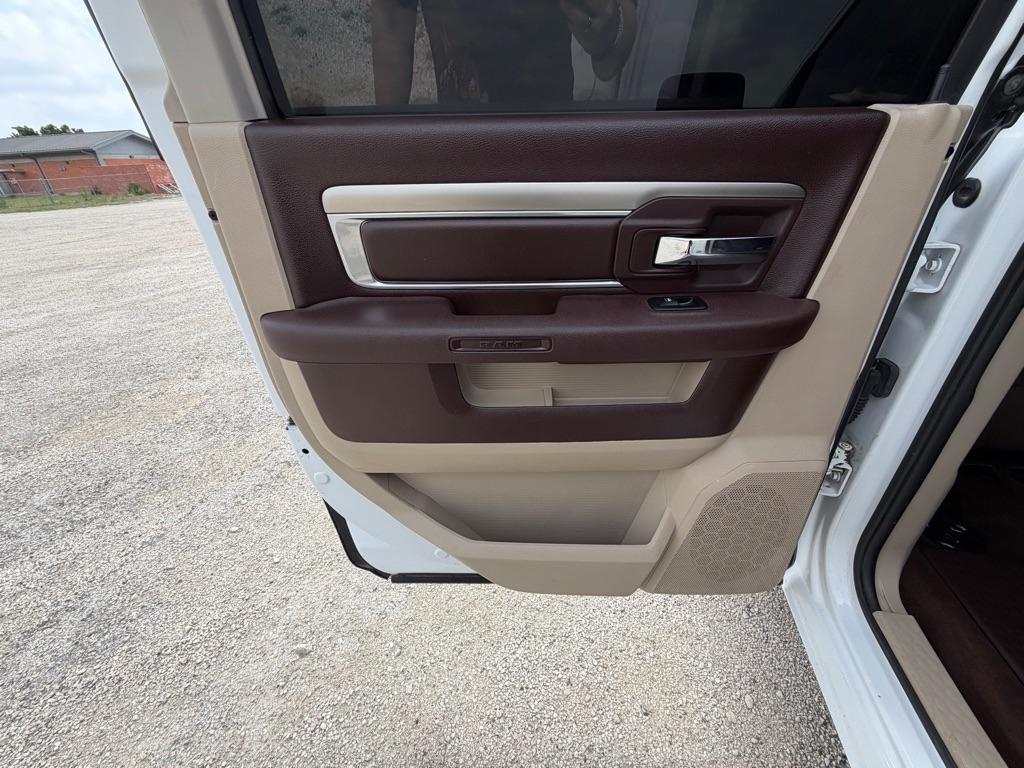 RAM 1500 SLT Crew Cab SWB 2WD 2016