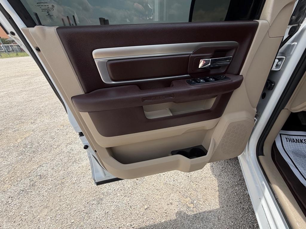 RAM 1500 SLT Crew Cab SWB 2WD 2016