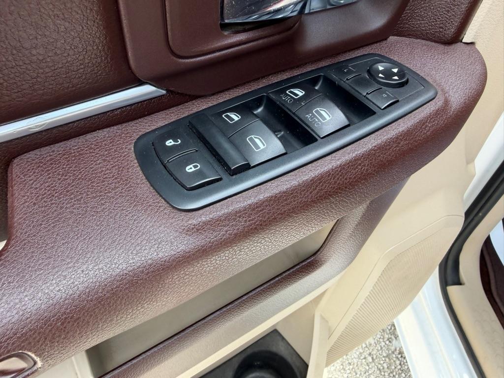 RAM 1500 SLT Crew Cab SWB 2WD 2016