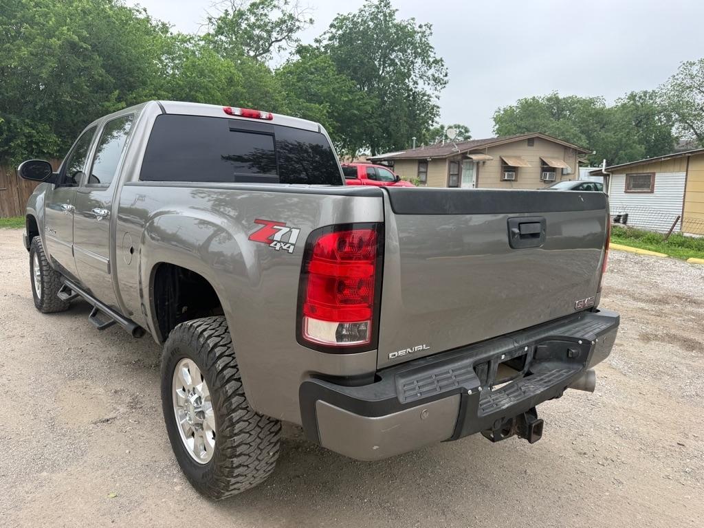 GMC Sierra 2500HD Denali Crew Cab 4WD 2013