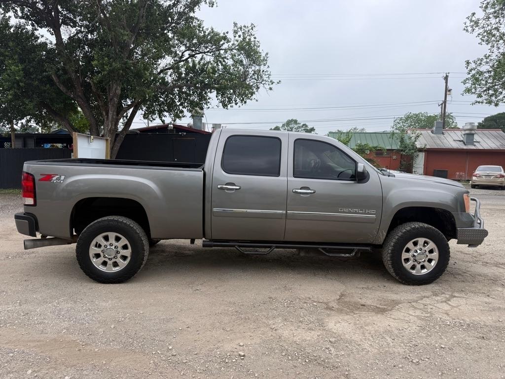 GMC Sierra 2500HD Denali Crew Cab 4WD 2013