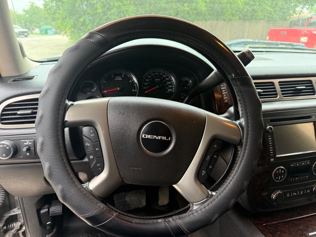 GMC Sierra 2500HD Denali Crew Cab 4WD 2013