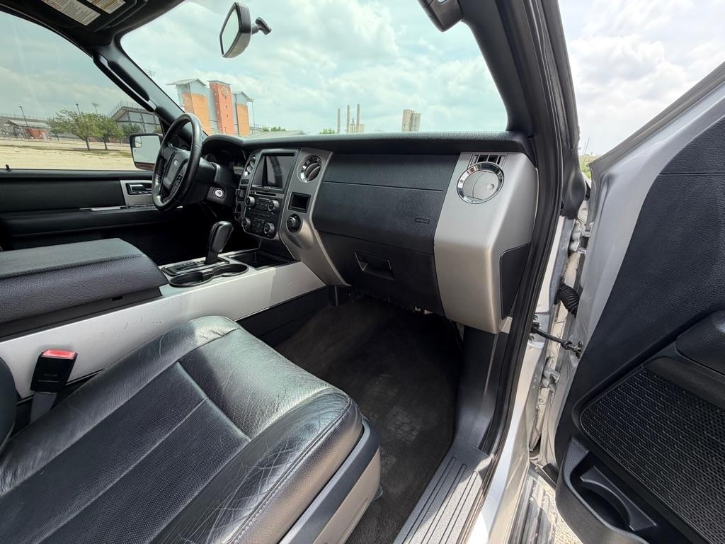 Ford Expedition EL XLT 2WD 2016