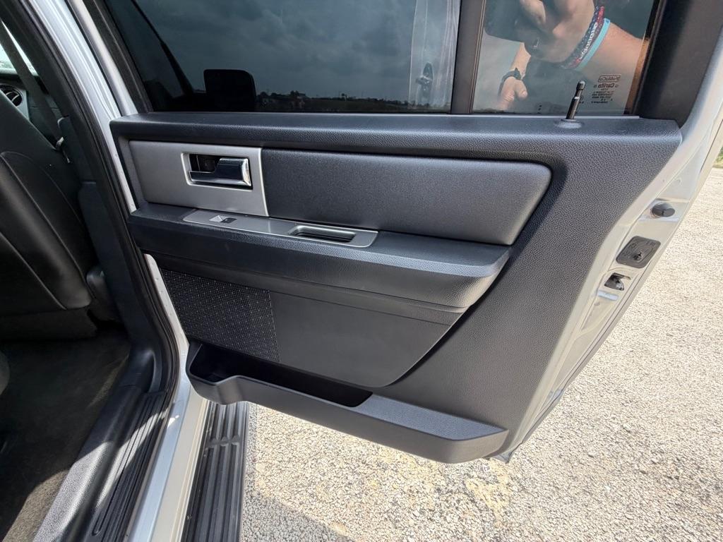 Ford Expedition EL XLT 2WD 2016