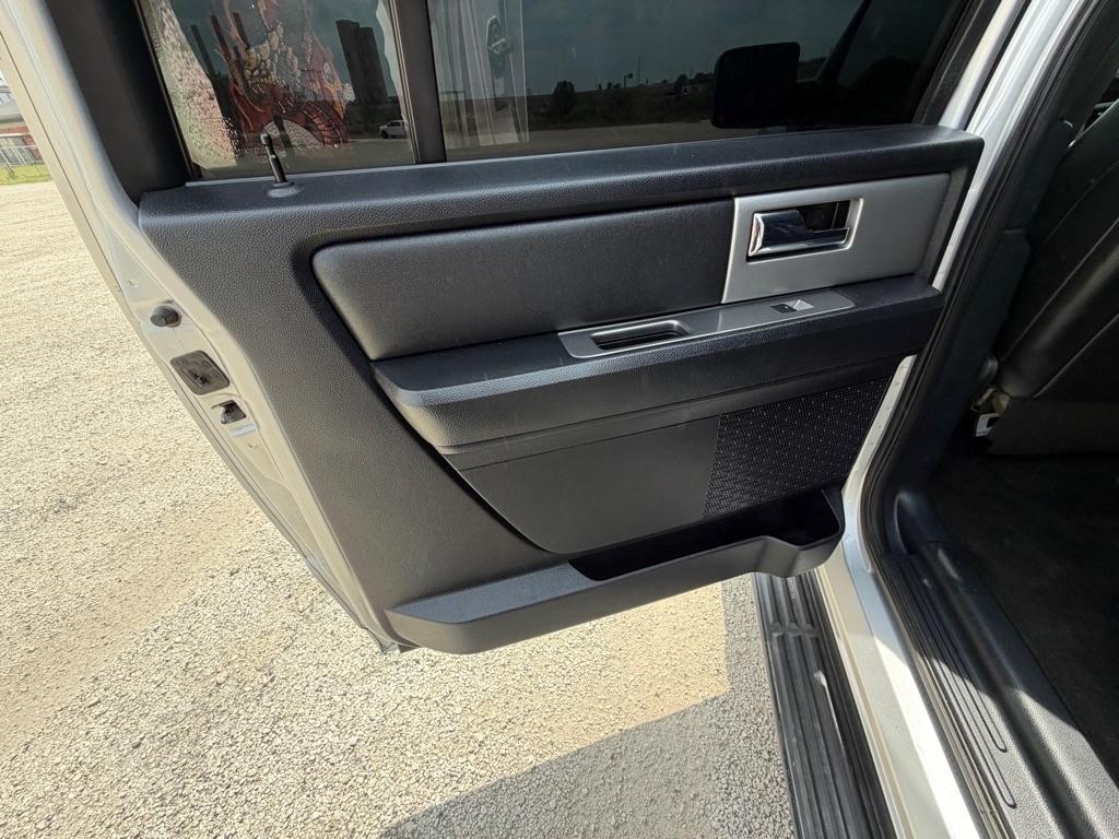 Ford Expedition EL XLT 2WD 2016