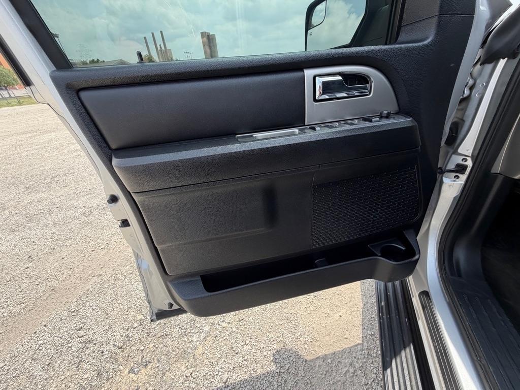 Ford Expedition EL XLT 2WD 2016