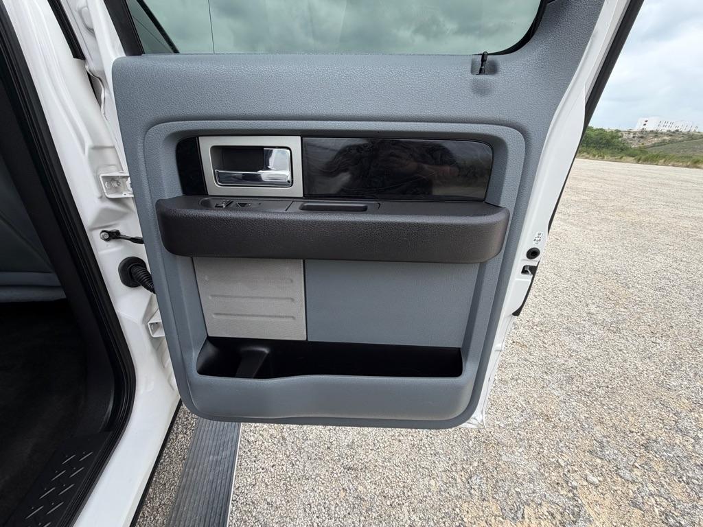 Ford F-150 XL SuperCrew 5.5-ft. Bed 4WD 2012