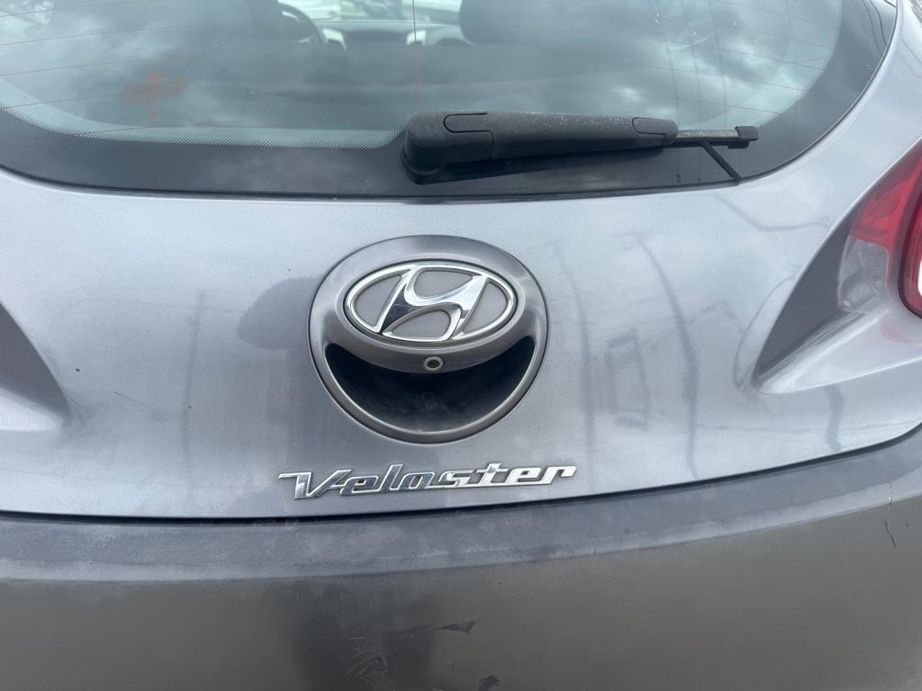 Hyundai Veloster Base 6MT 2017