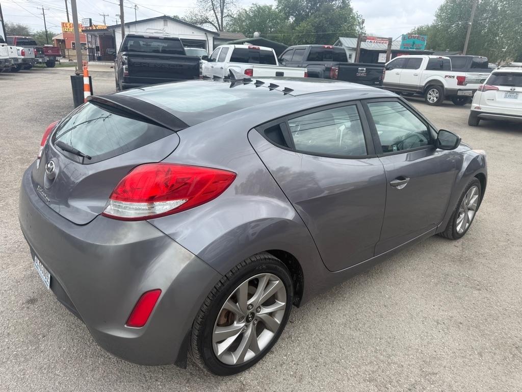 Hyundai Veloster Base 6MT 2017
