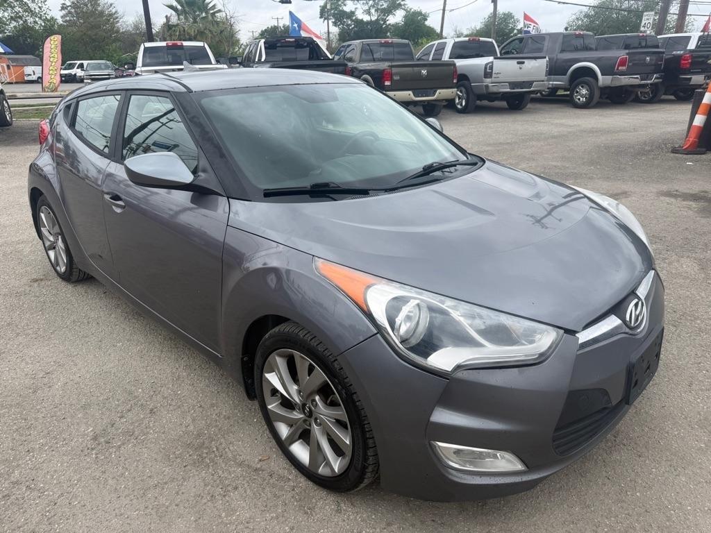 Hyundai Veloster Base 6MT 2017