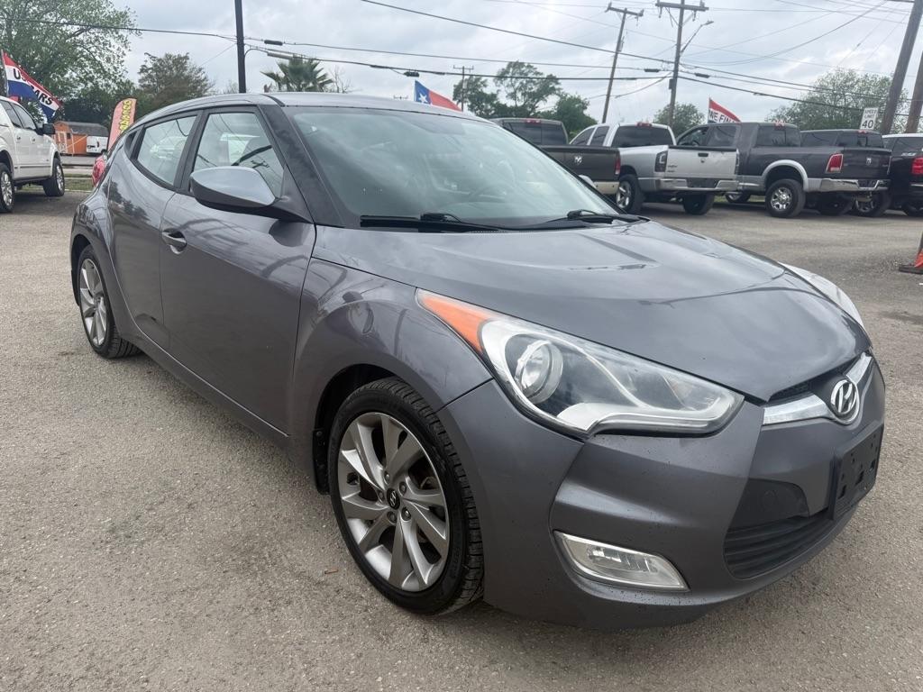 Hyundai Veloster Base 6MT 2017