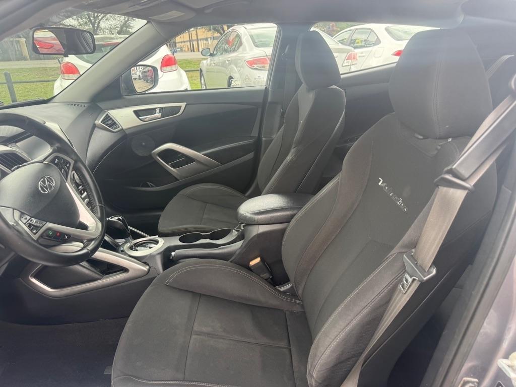 Hyundai Veloster Base 6MT 2017