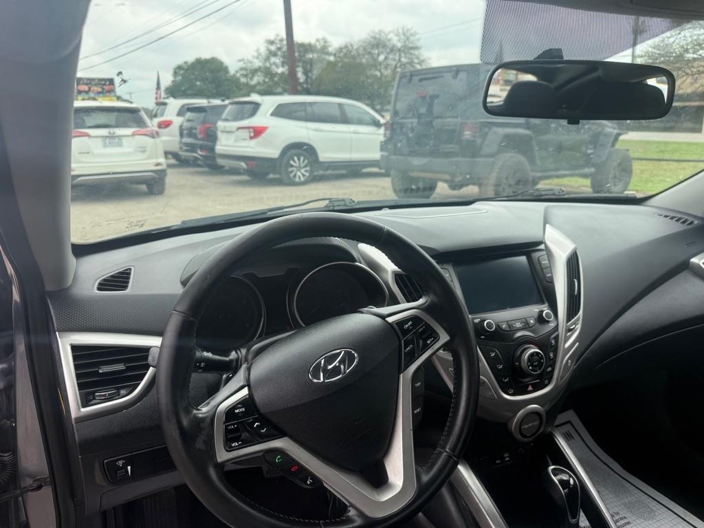 Hyundai Veloster Base 6MT 2017