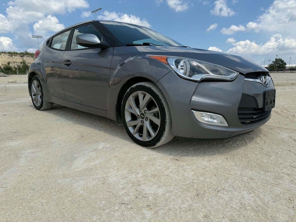 Hyundai Veloster Base 6MT 2017