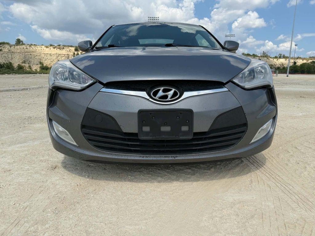 Hyundai Veloster Base 6MT 2017