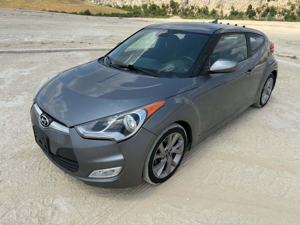 Hyundai Veloster Base 6MT 2017