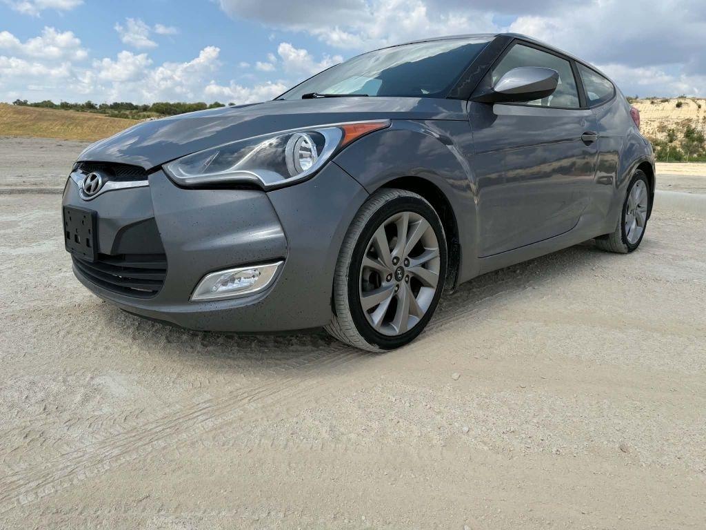 Hyundai Veloster Base 6MT 2017