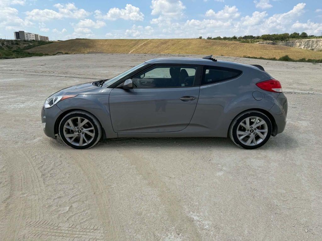 Hyundai Veloster Base 6MT 2017