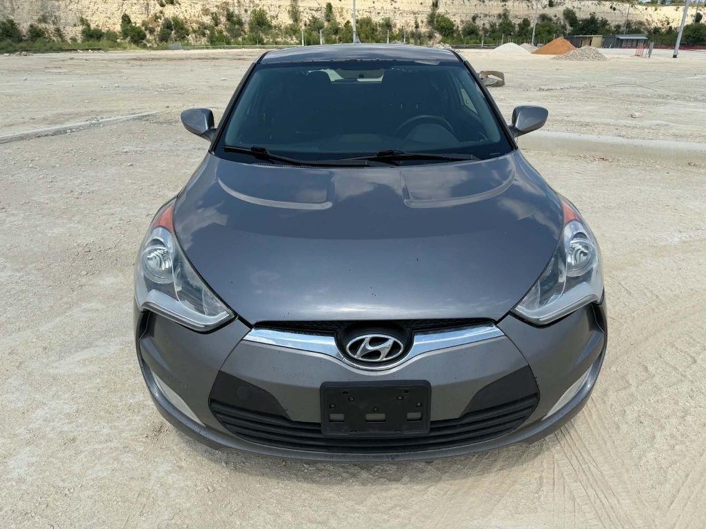 Hyundai Veloster Base 6MT 2017