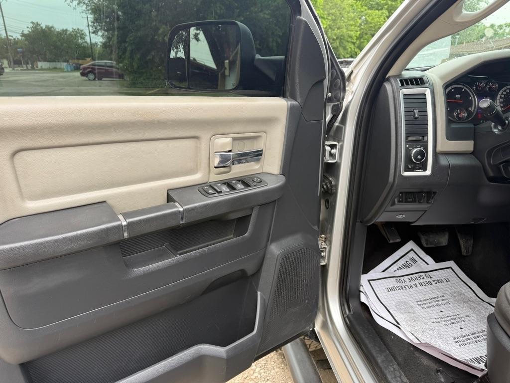 Dodge 2500 SLT Mega Cab 4WD 2012