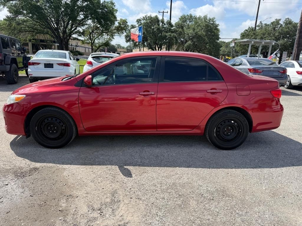 Toyota Corolla S 5-Speed MT 2012