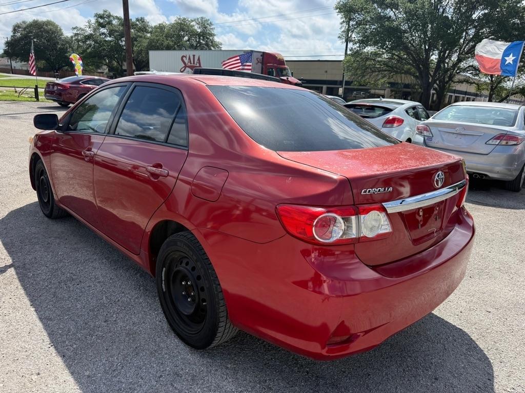 Toyota Corolla S 5-Speed MT 2012