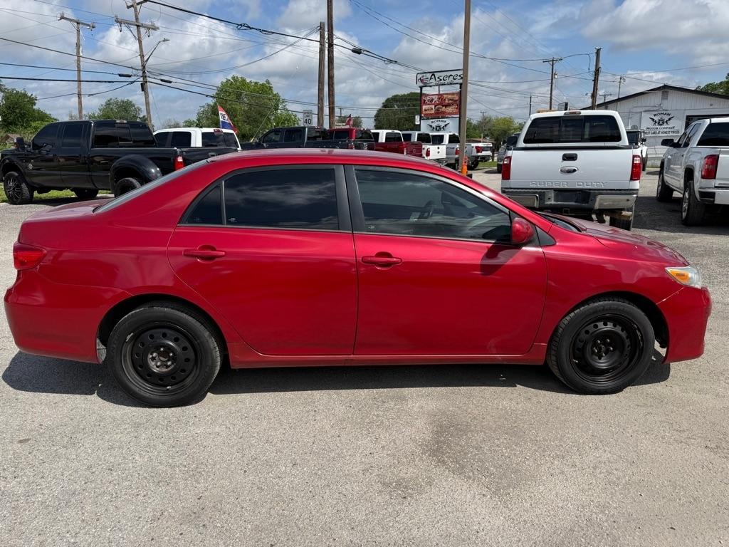 Toyota Corolla S 5-Speed MT 2012