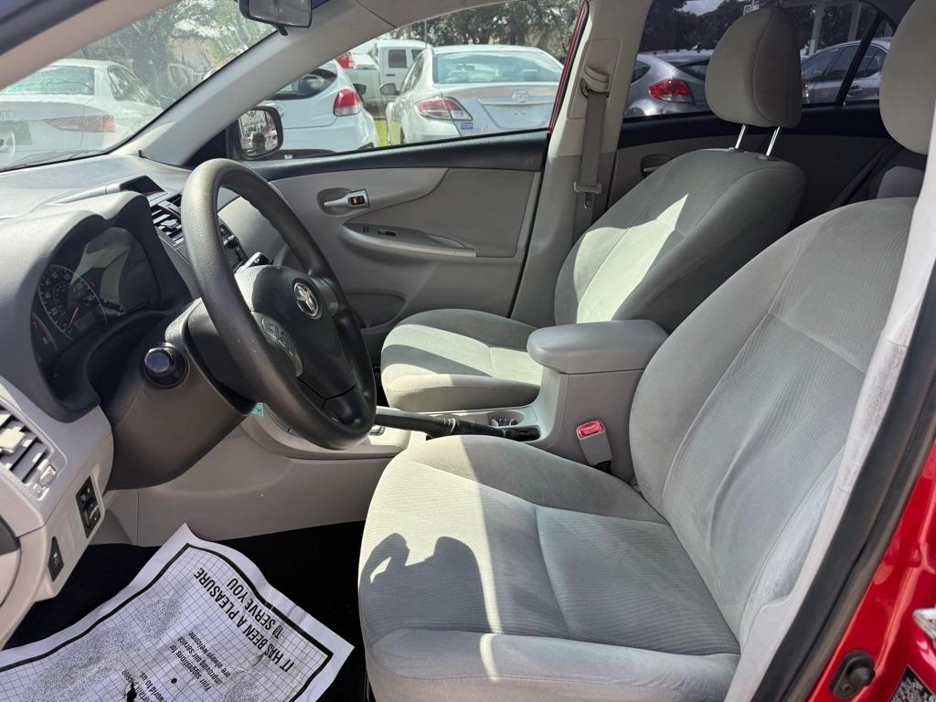 Toyota Corolla S 5-Speed MT 2012