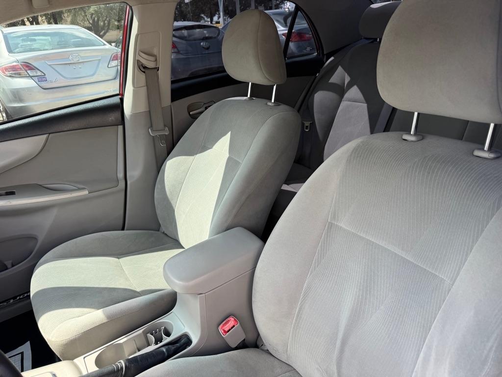 Toyota Corolla S 5-Speed MT 2012