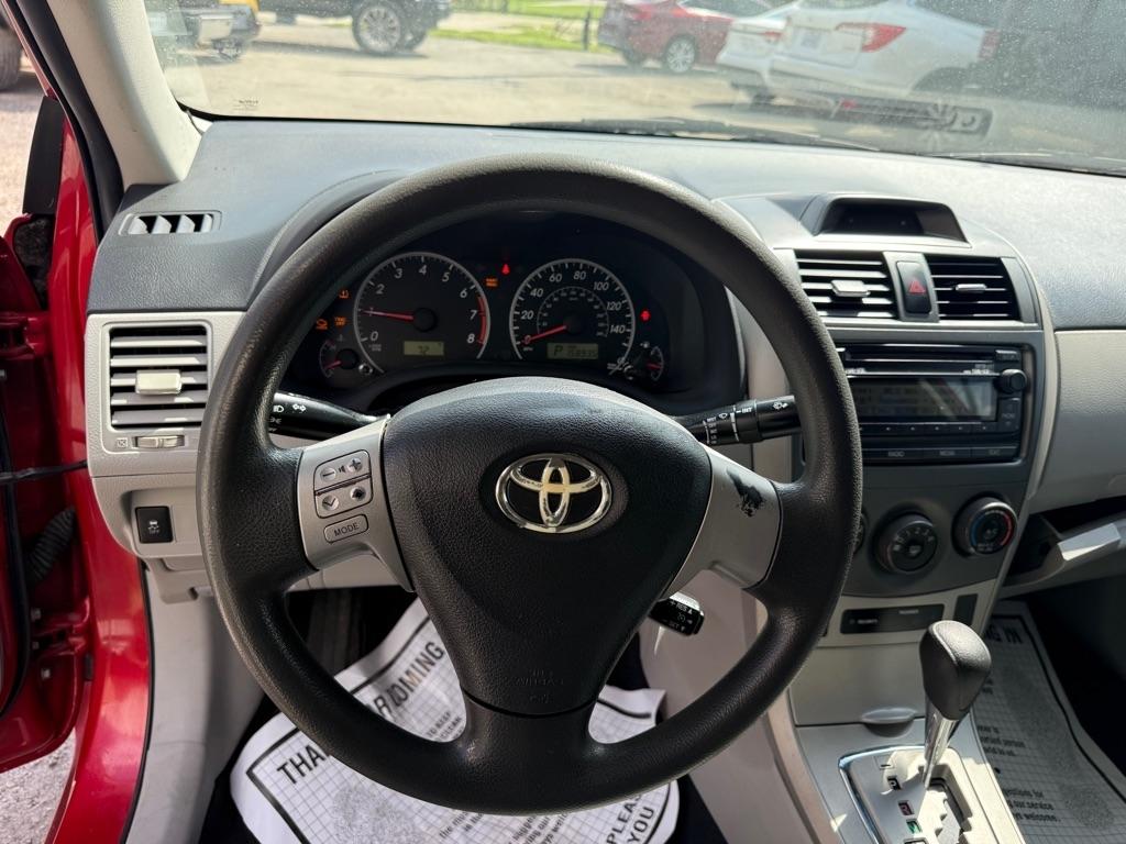 Toyota Corolla S 5-Speed MT 2012