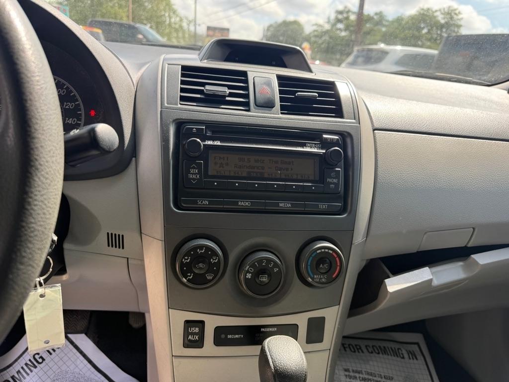 Toyota Corolla S 5-Speed MT 2012