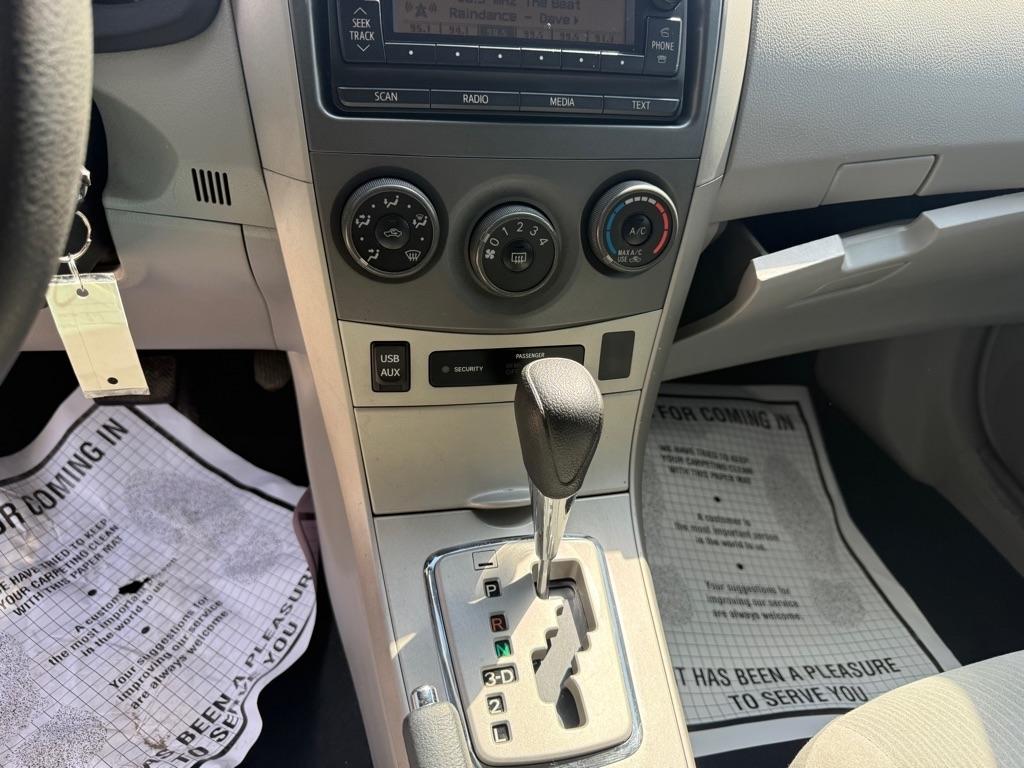 Toyota Corolla S 5-Speed MT 2012