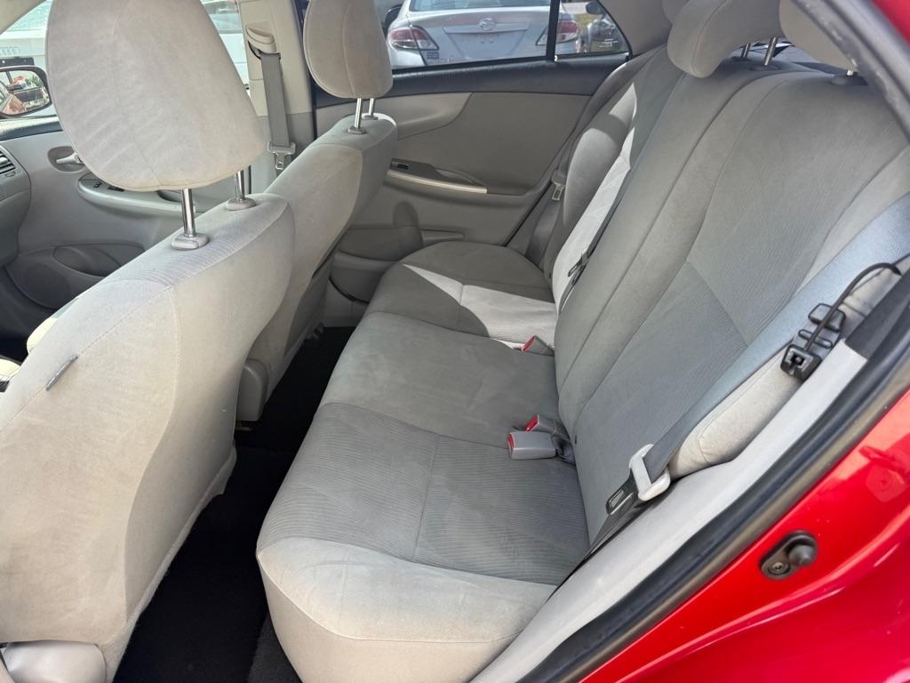 Toyota Corolla S 5-Speed MT 2012
