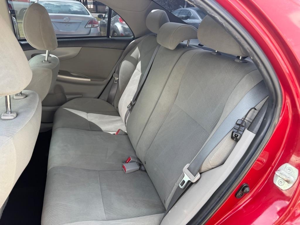 Toyota Corolla S 5-Speed MT 2012