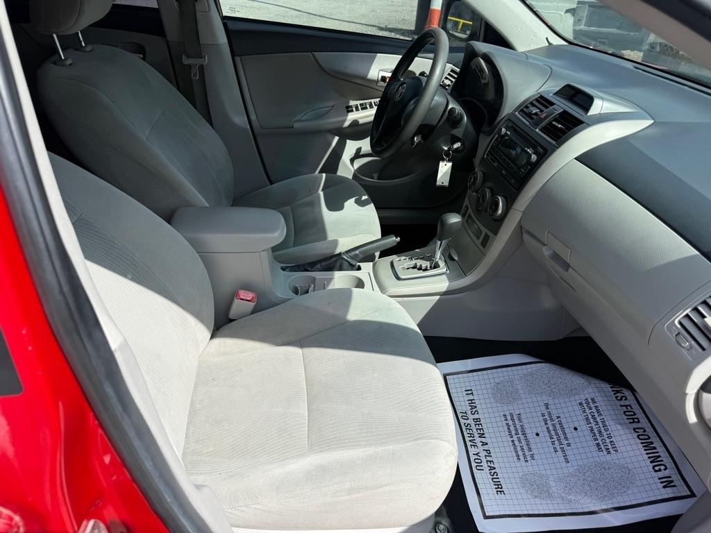 Toyota Corolla S 5-Speed MT 2012