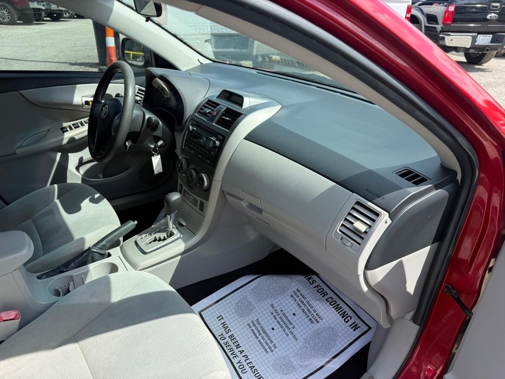 Toyota Corolla S 5-Speed MT 2012