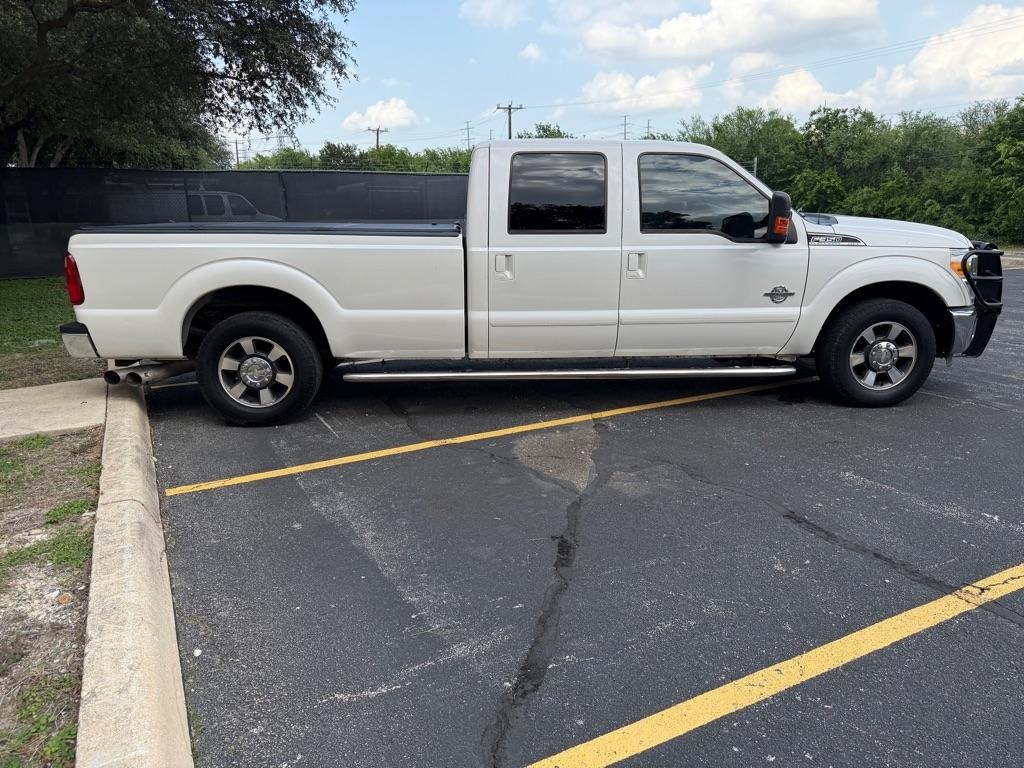 Ford F-350 SD King Ranch Crew Cab 2WD 2011