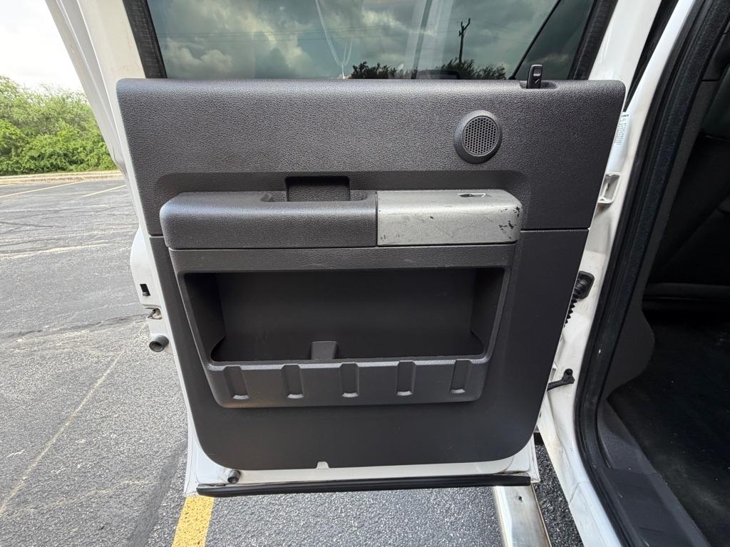 Ford F-350 SD King Ranch Crew Cab 2WD 2011