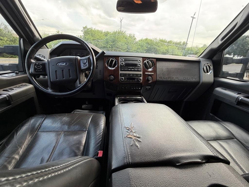 Ford F-350 SD King Ranch Crew Cab 2WD 2011