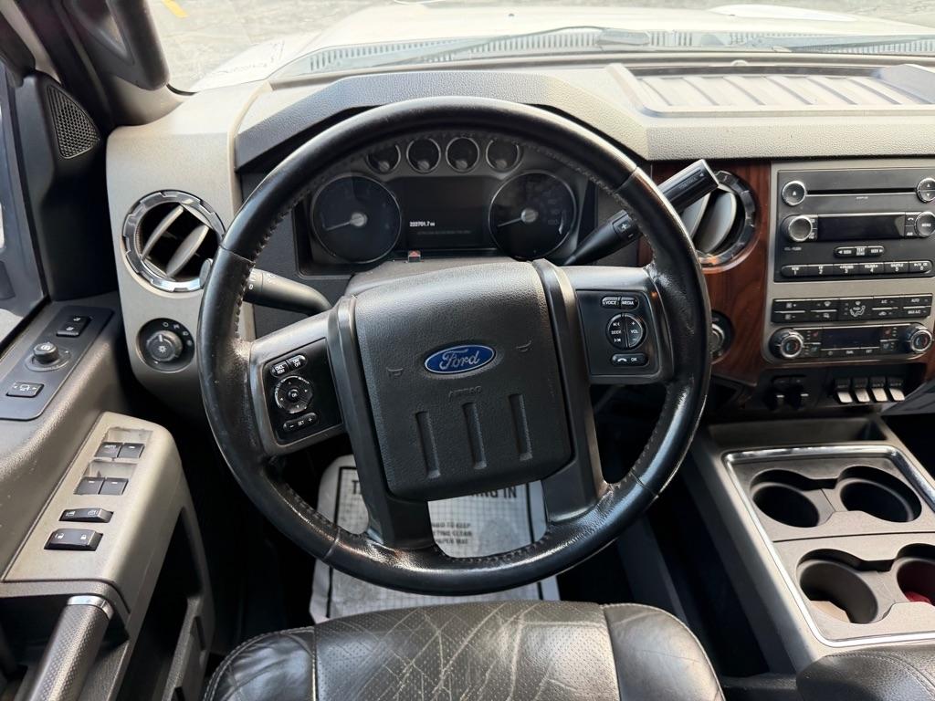 Ford F-350 SD King Ranch Crew Cab 2WD 2011