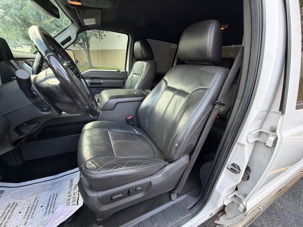 Ford F-350 SD King Ranch Crew Cab 2WD 2011
