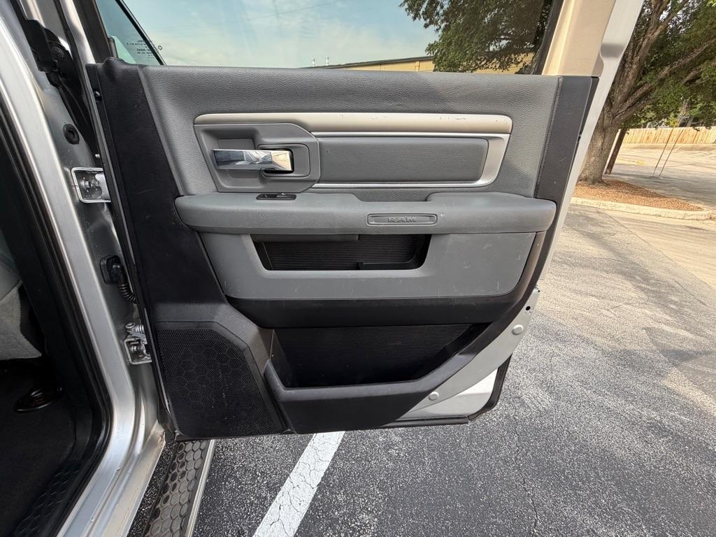 RAM 2500 SLT Mega Cab 2WD 2015