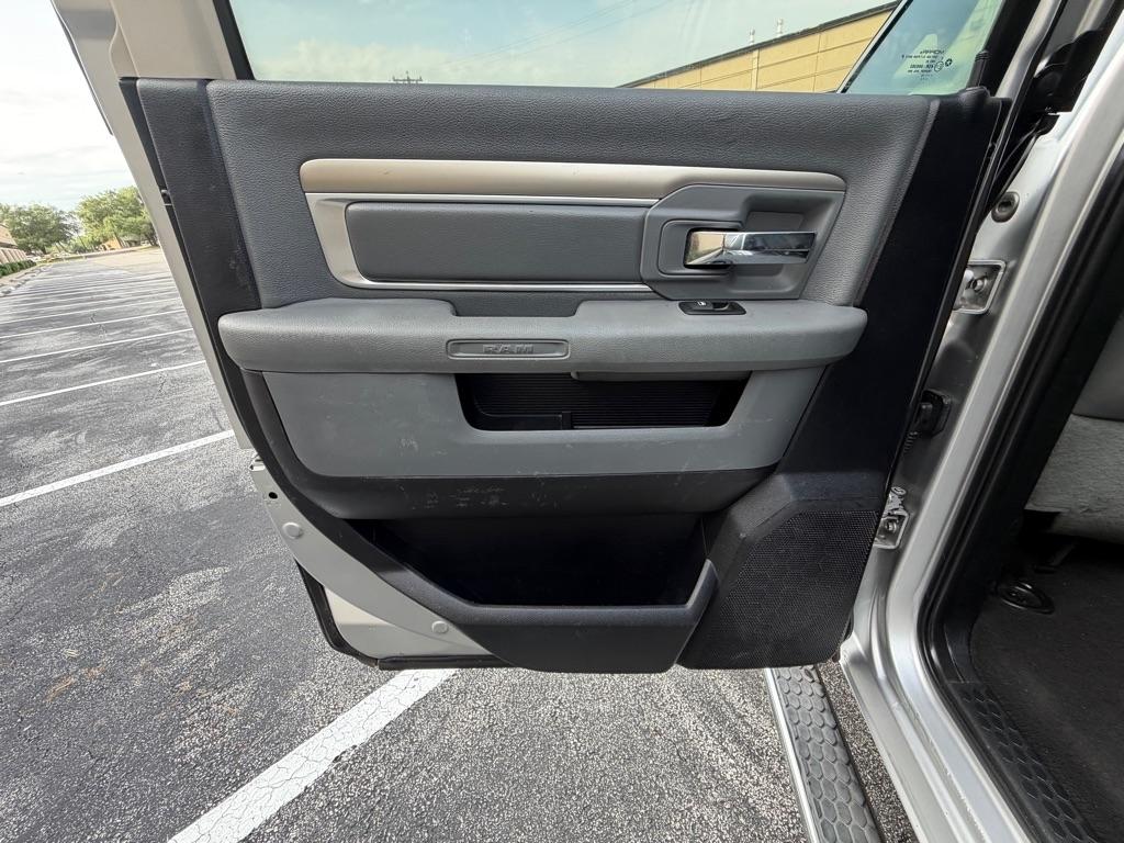 RAM 2500 SLT Mega Cab 2WD 2015
