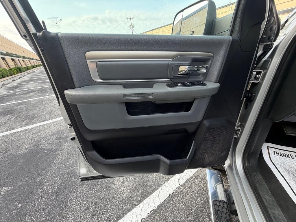 RAM 2500 SLT Mega Cab 2WD 2015