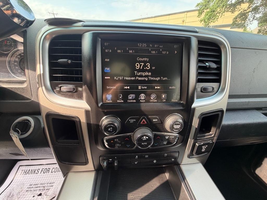 RAM 2500 SLT Mega Cab 2WD 2015